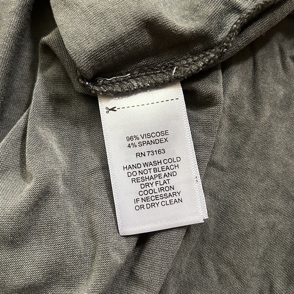 NWT Cable & Gauge V-Neck short sleeves T Shirt SZ-S - Picture 14 of 14